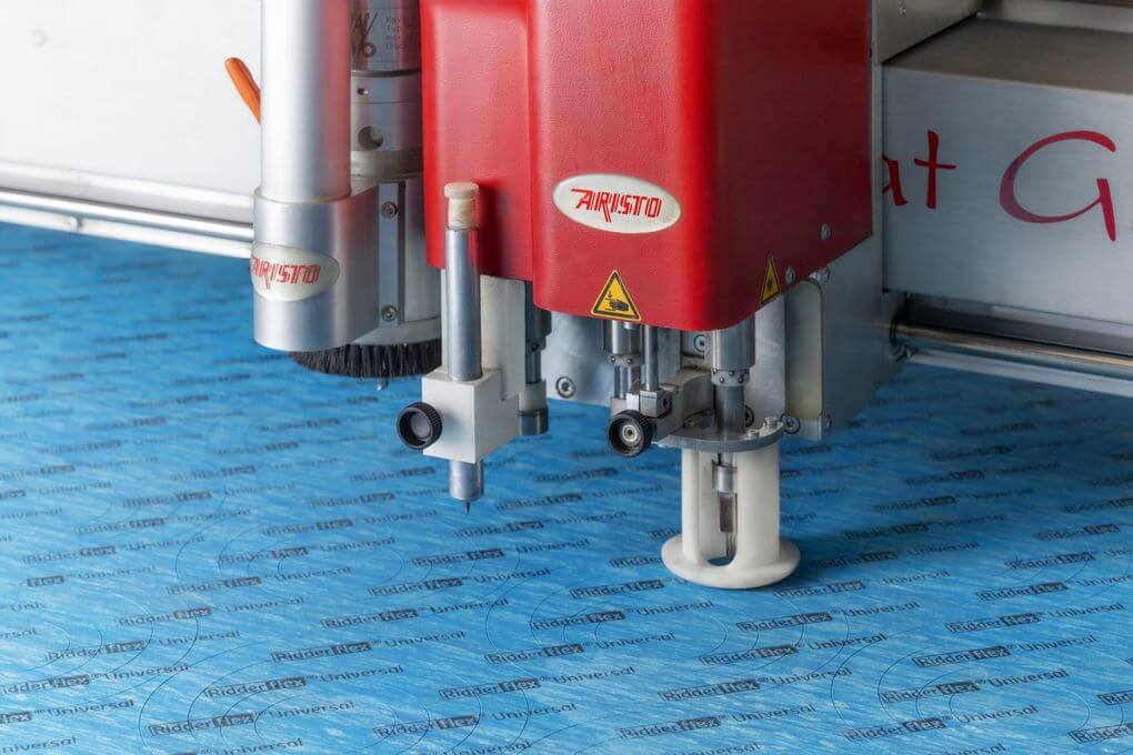 Digital cutting: complex shapes, small quantities Digital cutting: complex shapes, small quantities