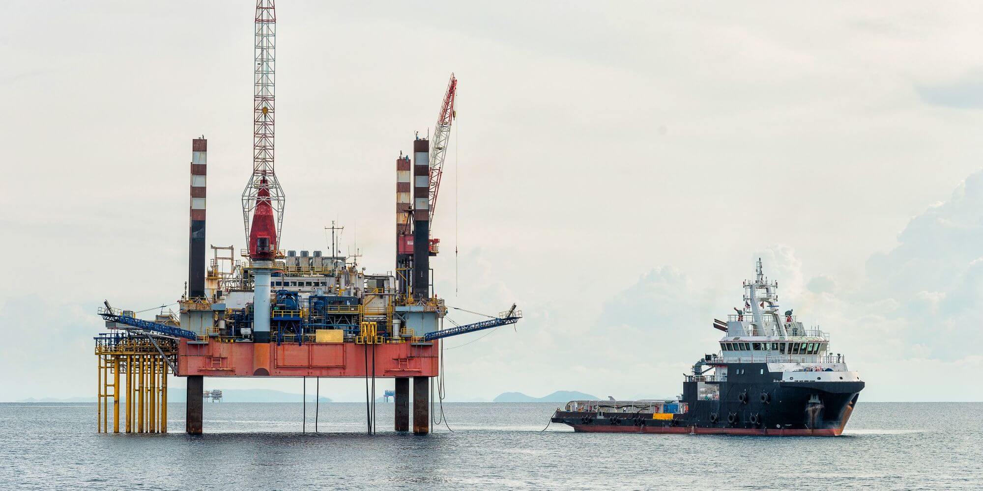 Cross-overs: pipe and cable guidance Cross-overs: pipe and cable guidance